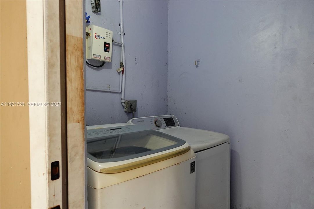 На продажу: $499,000 (4 спален, 2 ванн, 1350 Квадратных фут)