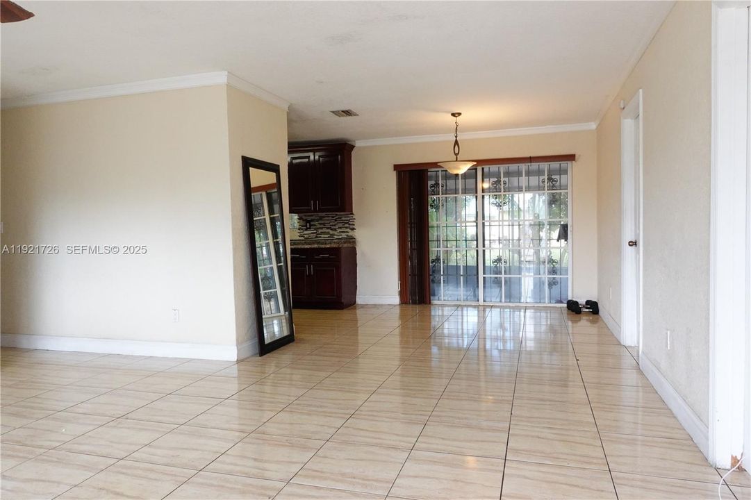 На продажу: $499,000 (4 спален, 2 ванн, 1350 Квадратных фут)