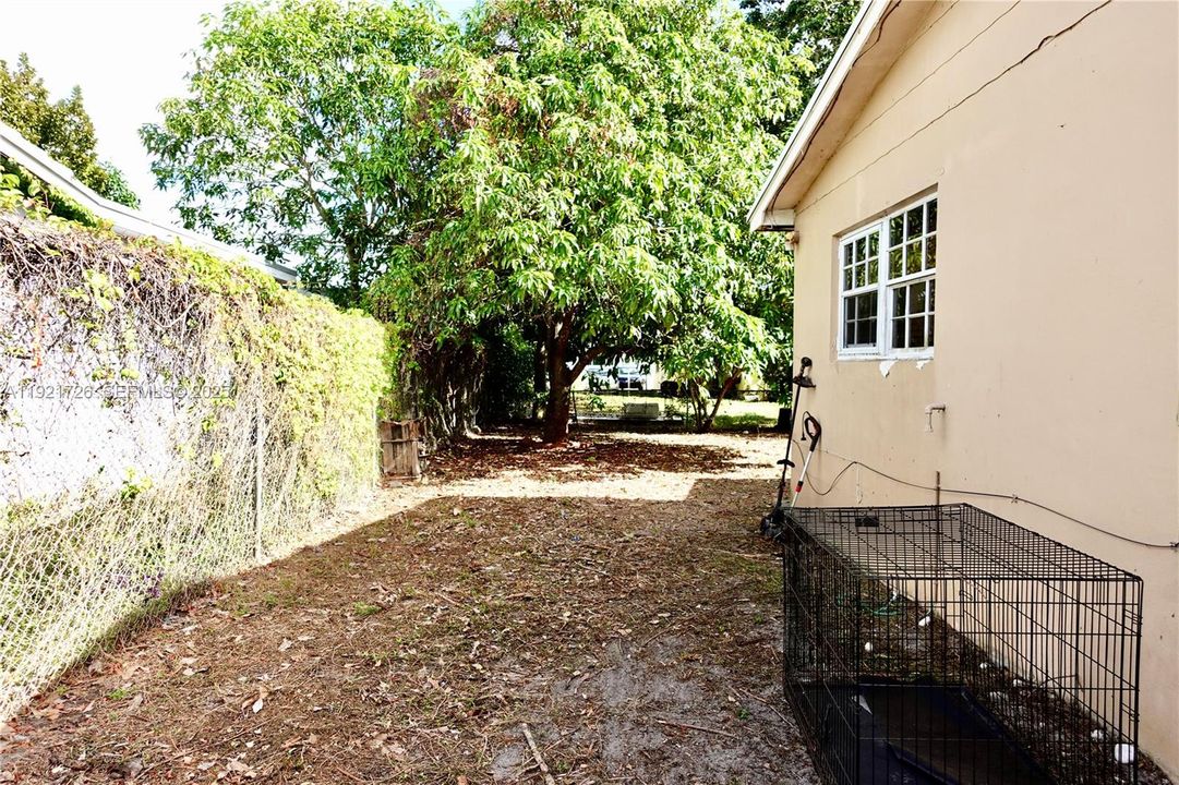 На продажу: $499,000 (4 спален, 2 ванн, 1350 Квадратных фут)