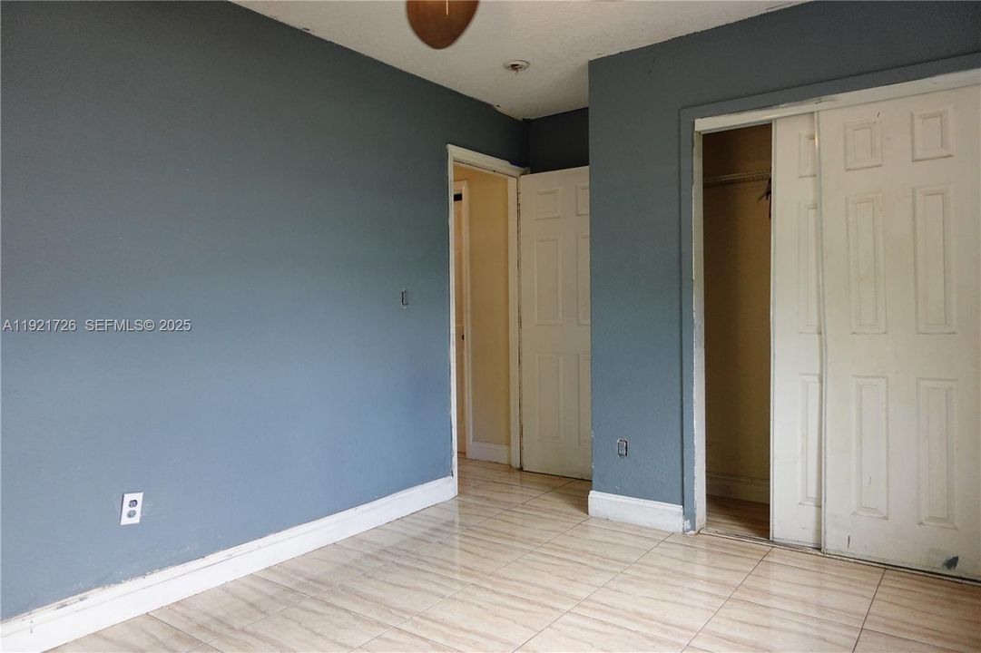 На продажу: $499,000 (4 спален, 2 ванн, 1350 Квадратных фут)