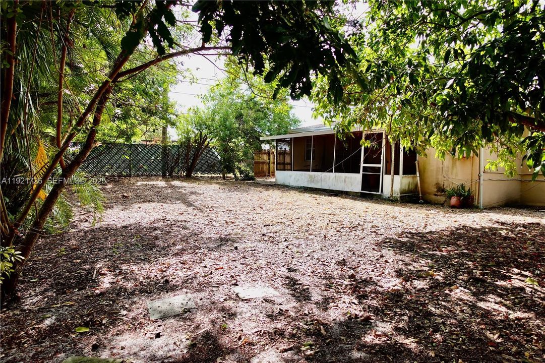 На продажу: $499,000 (4 спален, 2 ванн, 1350 Квадратных фут)