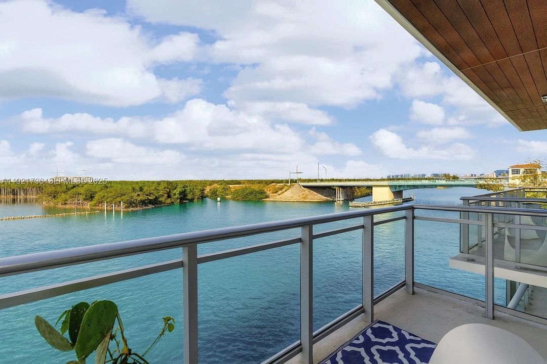 Primary Suite Balcony