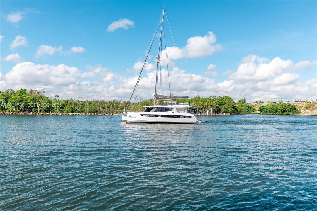 For Sale: $1,899,000 (3 beds, 3 baths, 2185 Square Feet)