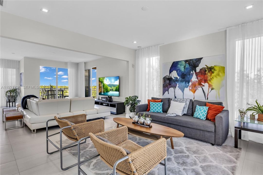 For Sale: $1,899,000 (3 beds, 3 baths, 2185 Square Feet)