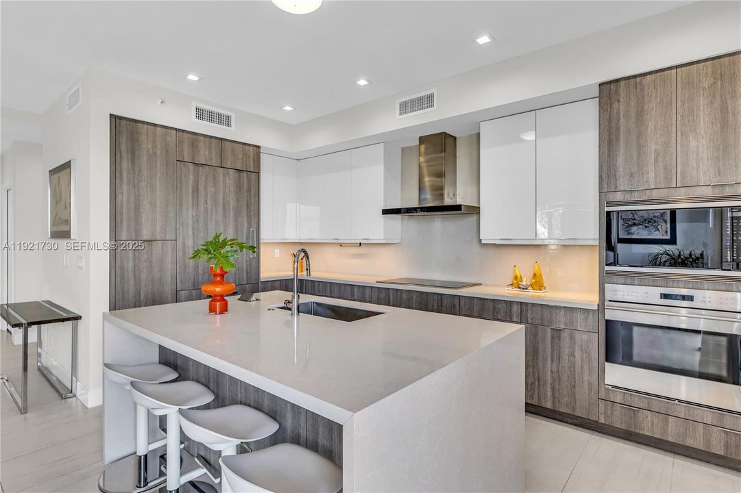 For Sale: $1,899,000 (3 beds, 3 baths, 2185 Square Feet)