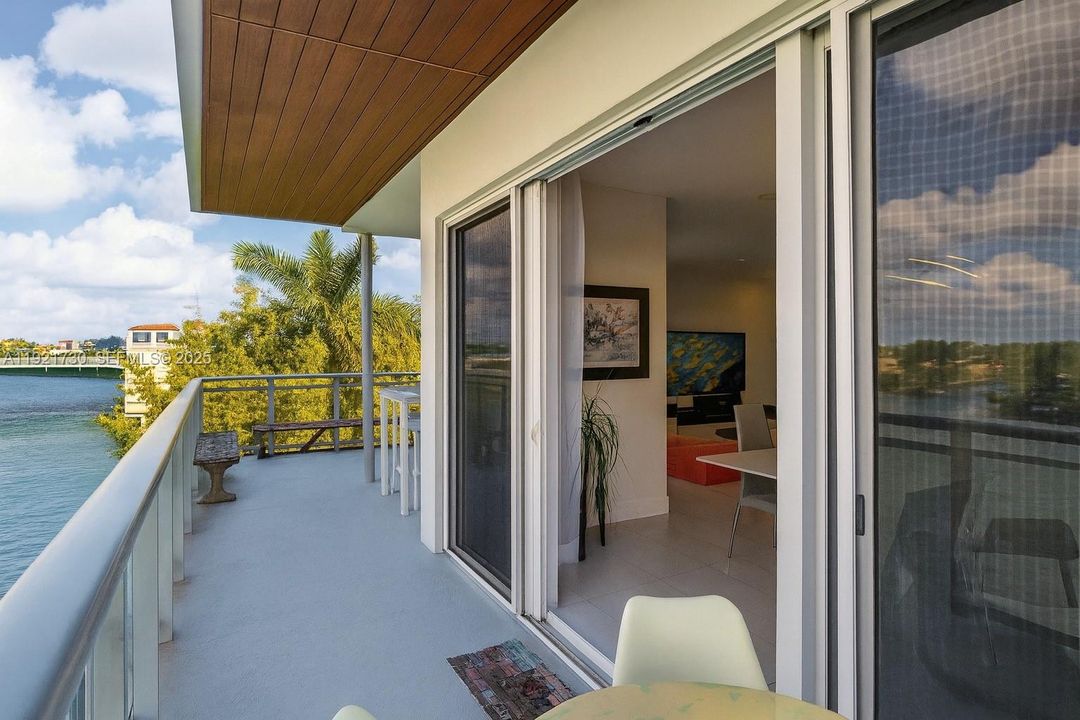 For Sale: $1,899,000 (3 beds, 3 baths, 2185 Square Feet)