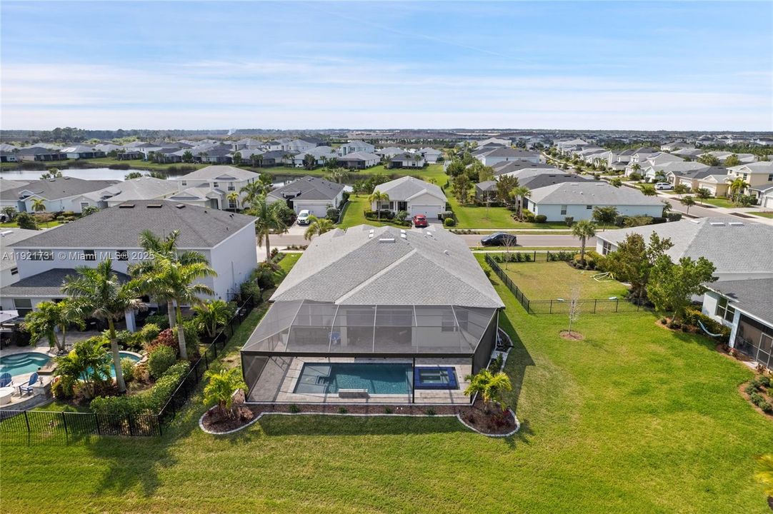 На продажу: $615,000 (3 спален, 3 ванн, 2444 Квадратных фут)