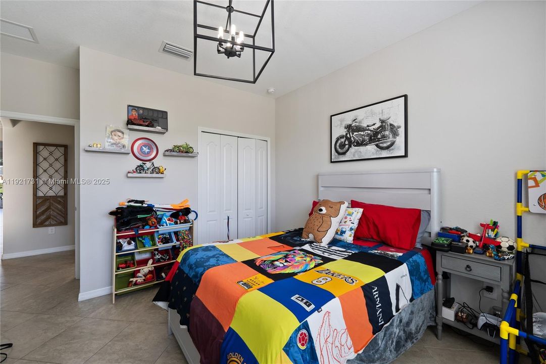 На продажу: $615,000 (3 спален, 3 ванн, 2444 Квадратных фут)