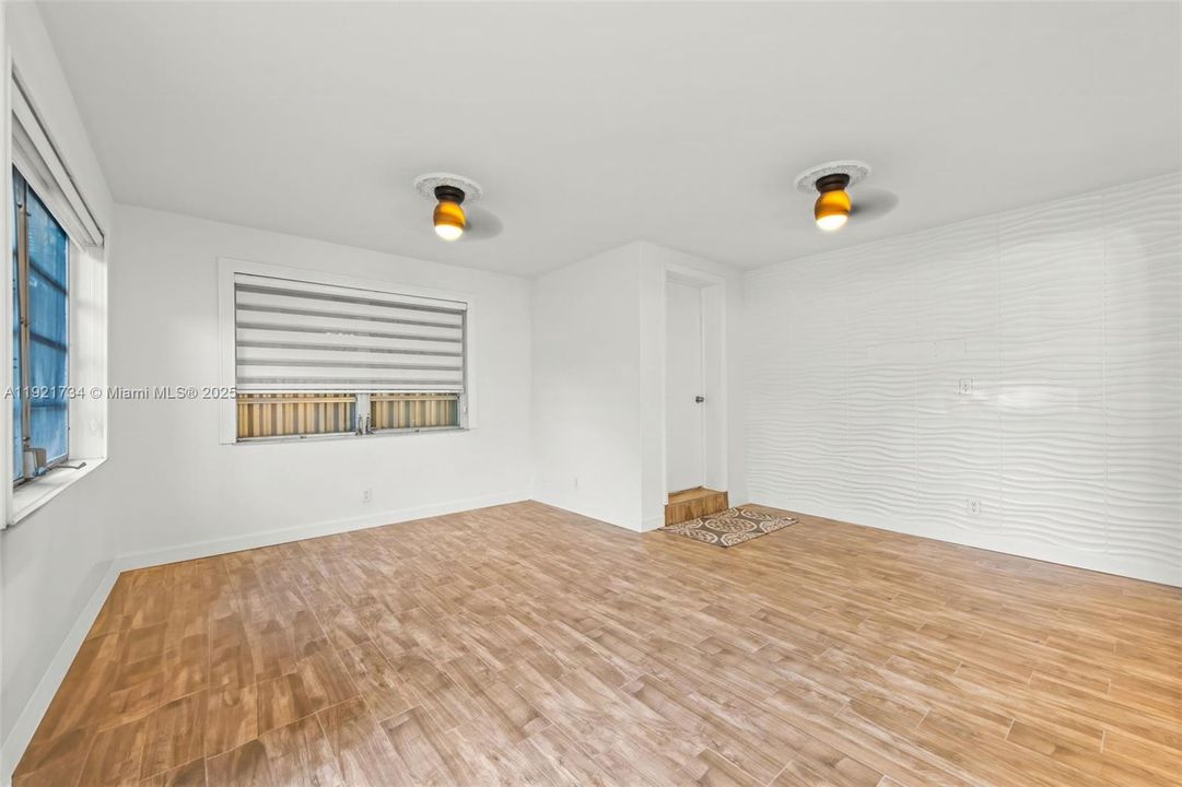 En Venta: $959,000 (2 camas, 2 baños, 2280 Pies cuadrados)