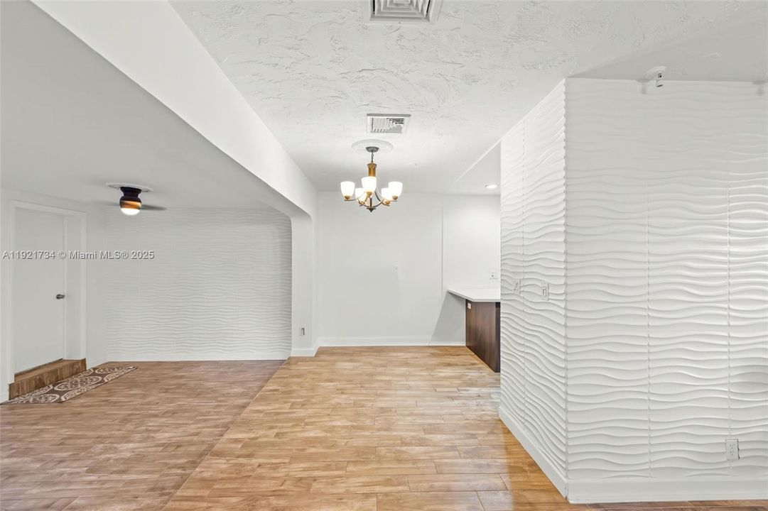 En Venta: $959,000 (2 camas, 2 baños, 2280 Pies cuadrados)