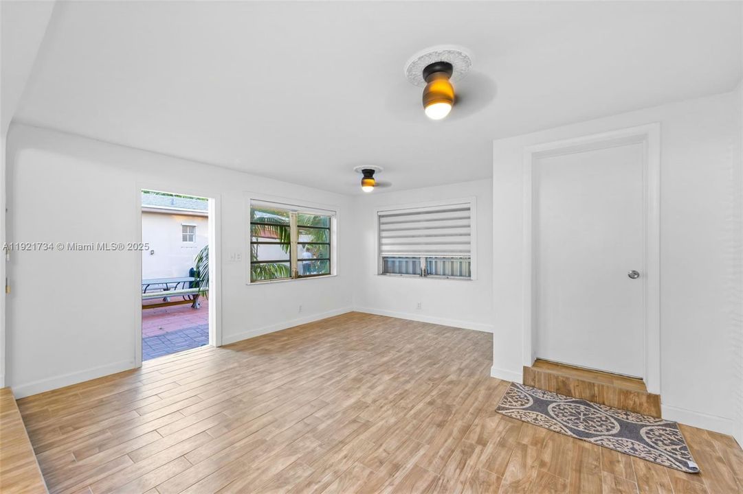 En Venta: $959,000 (2 camas, 2 baños, 2280 Pies cuadrados)