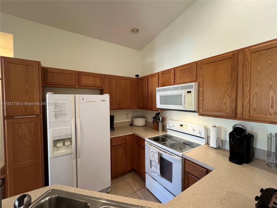 待售: $259,900 (2 贝兹, 2 浴室, 1022 平方英尺)