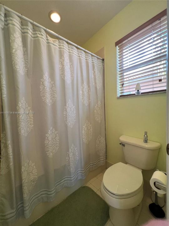 待售: $259,900 (2 贝兹, 2 浴室, 1022 平方英尺)