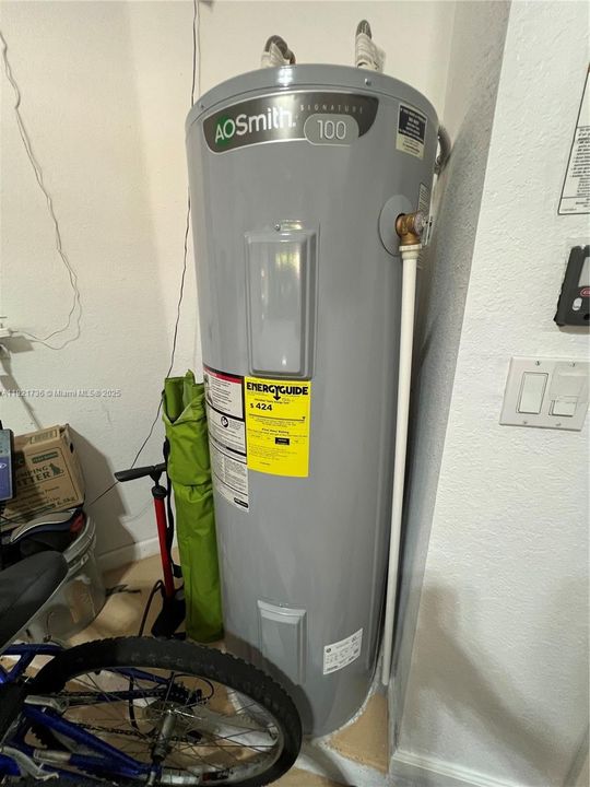 待售: $259,900 (2 贝兹, 2 浴室, 1022 平方英尺)