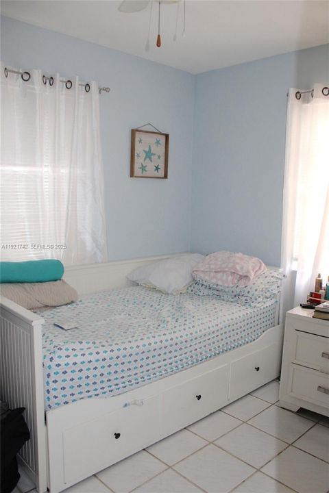 En Venta: $599,000 (3 camas, 1 baños, 966 Pies cuadrados)