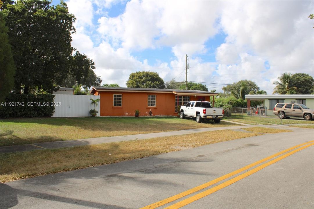 En Venta: $599,000 (3 camas, 1 baños, 966 Pies cuadrados)