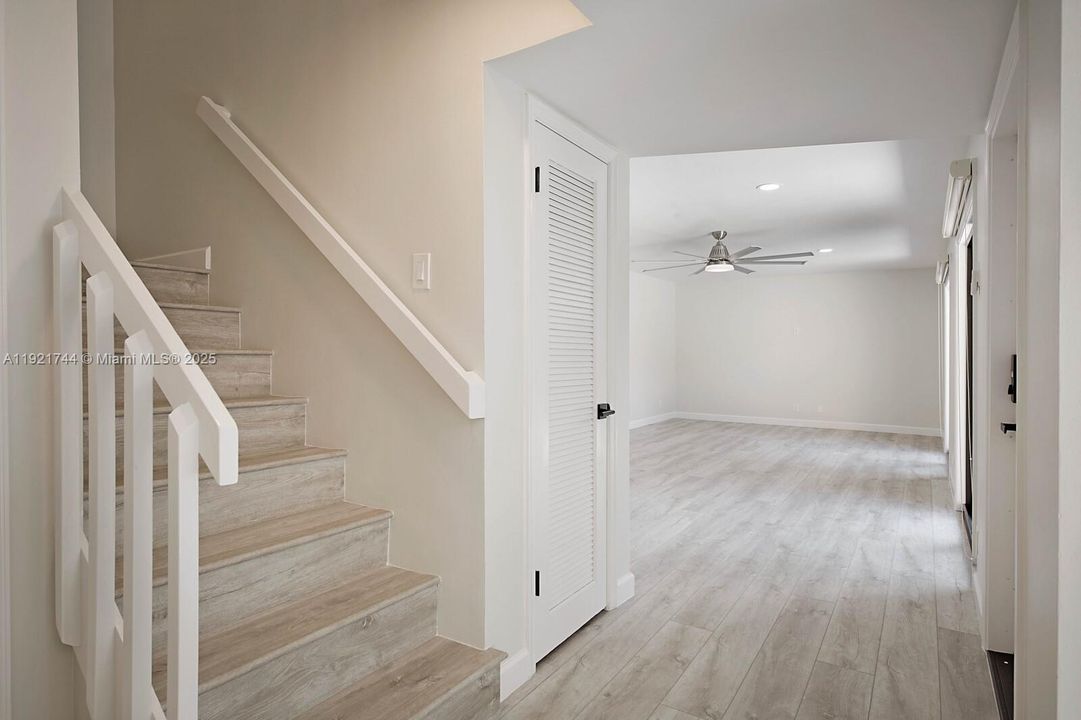 В аренду: $4,250 (2 спален, 2 ванн, 1708 Квадратных фут)