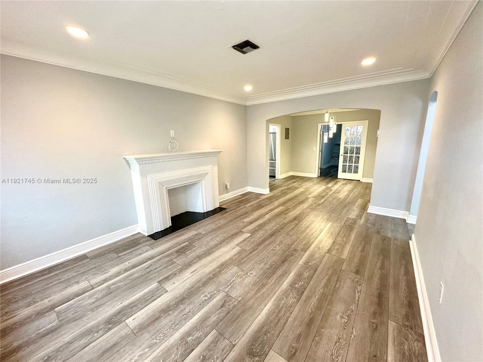 В аренду: $3,250 (3 спален, 2 ванн, 1739 Квадратных фут)