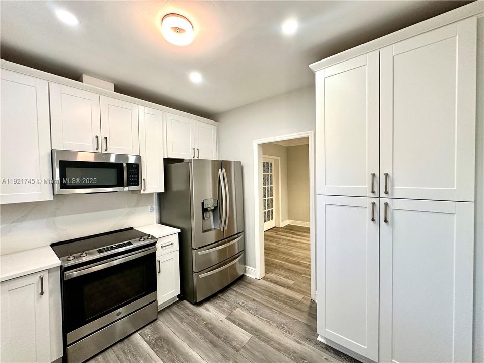 В аренду: $3,250 (3 спален, 2 ванн, 1739 Квадратных фут)