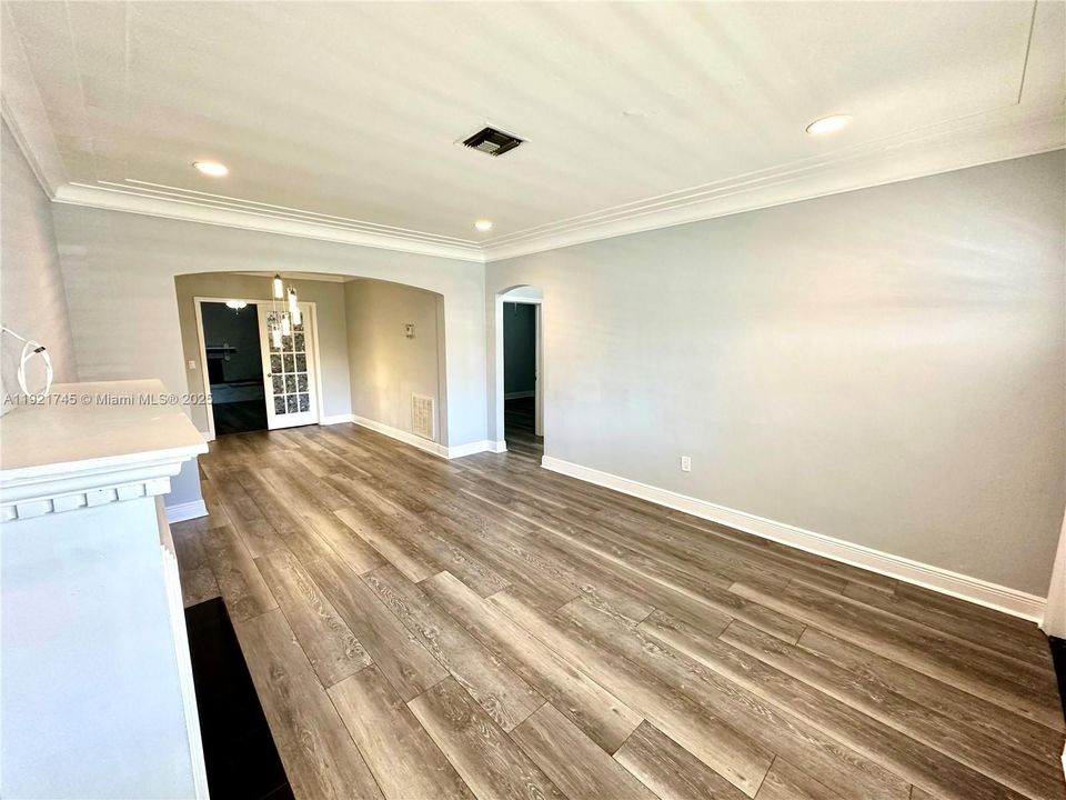 В аренду: $3,250 (3 спален, 2 ванн, 1739 Квадратных фут)