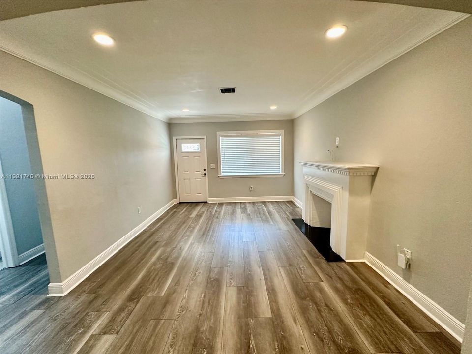 В аренду: $3,250 (3 спален, 2 ванн, 1739 Квадратных фут)