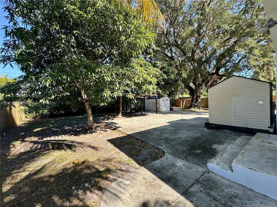 В аренду: $3,250 (3 спален, 2 ванн, 1739 Квадратных фут)