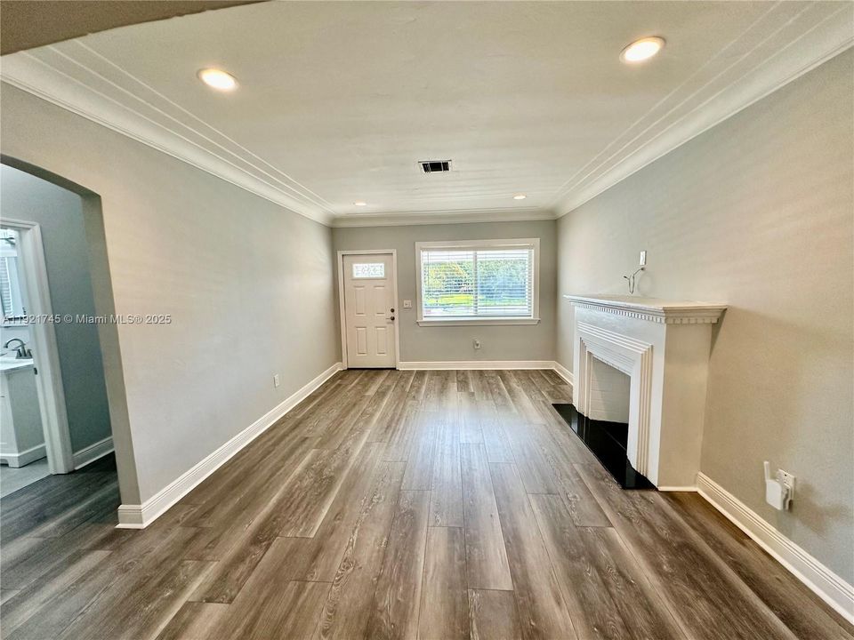 В аренду: $3,250 (3 спален, 2 ванн, 1739 Квадратных фут)