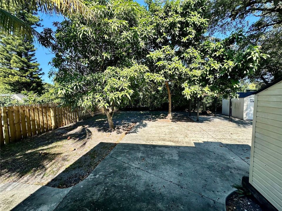 В аренду: $3,250 (3 спален, 2 ванн, 1739 Квадратных фут)