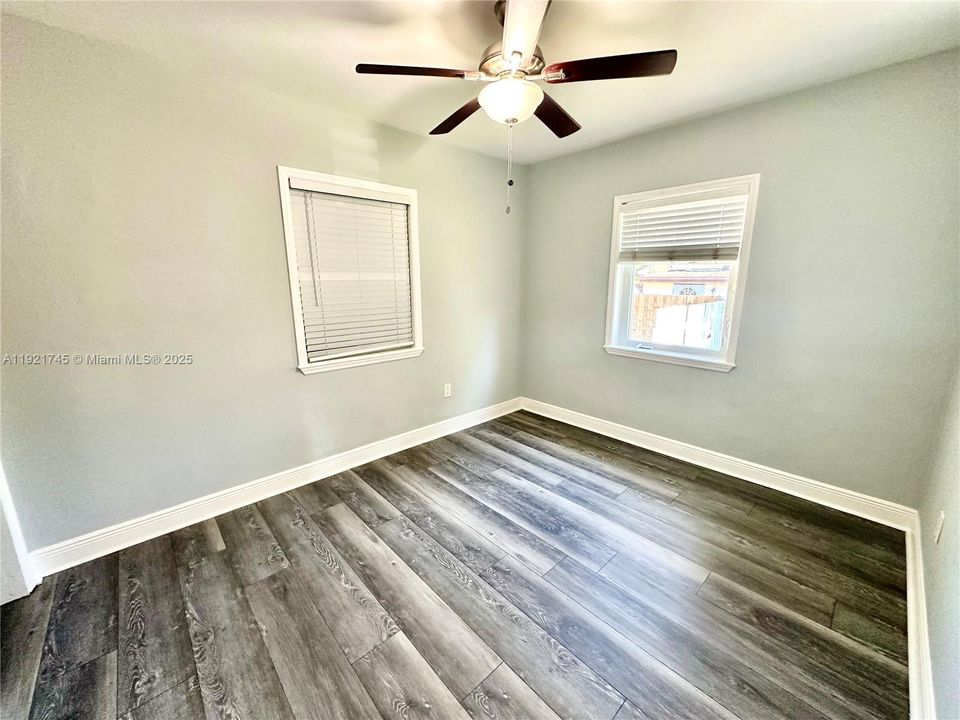 В аренду: $3,250 (3 спален, 2 ванн, 1739 Квадратных фут)