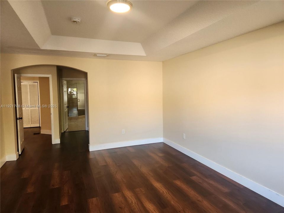 En Venta: $879,000 (4 camas, 3 baños, 2312 Pies cuadrados)