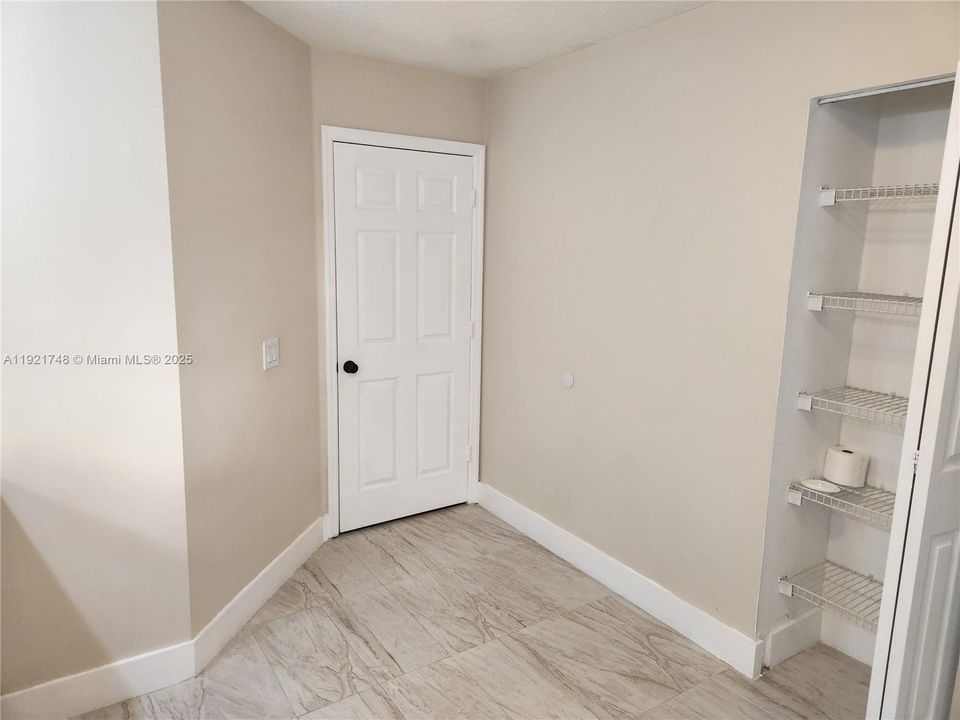 En Venta: $879,000 (4 camas, 3 baños, 2312 Pies cuadrados)