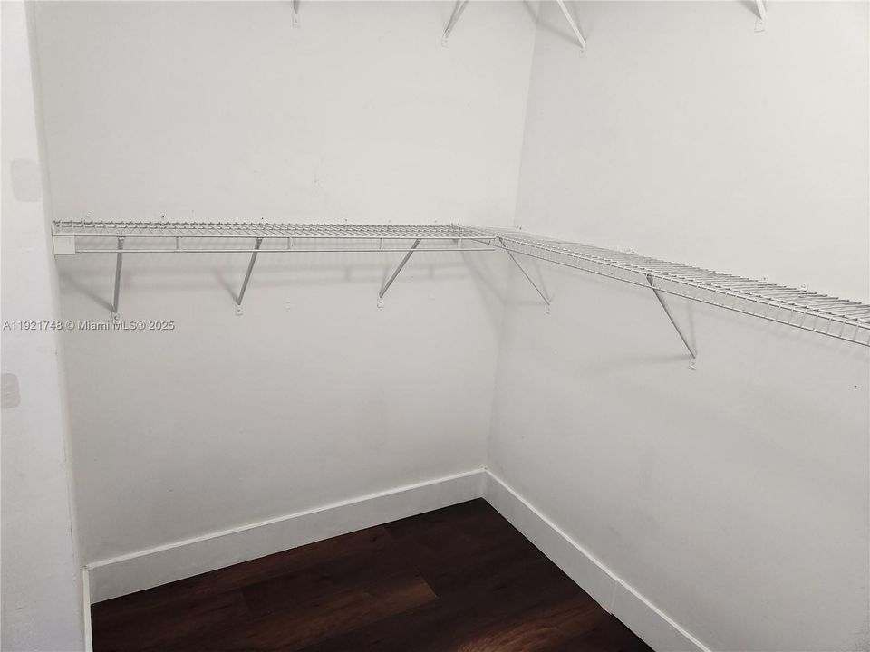 En Venta: $879,000 (4 camas, 3 baños, 2312 Pies cuadrados)