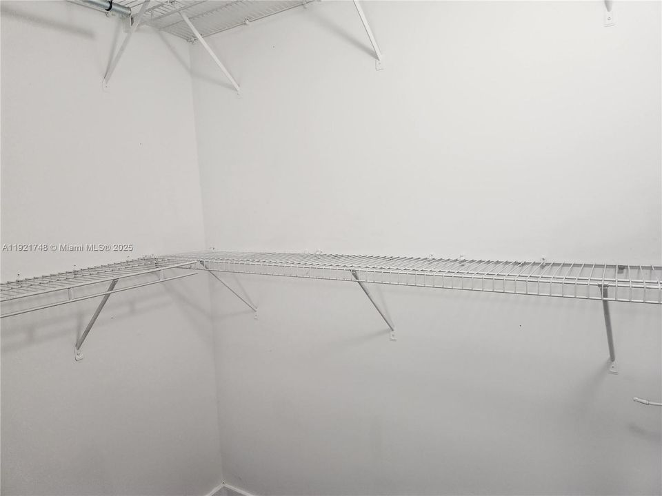 En Venta: $879,000 (4 camas, 3 baños, 2312 Pies cuadrados)