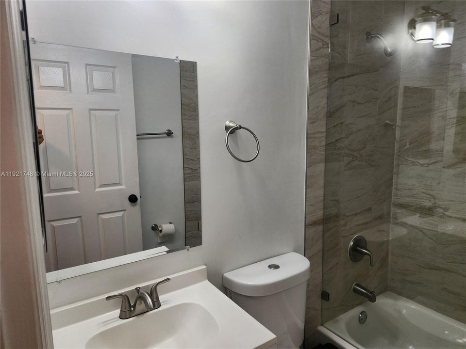 En Venta: $879,000 (4 camas, 3 baños, 2312 Pies cuadrados)