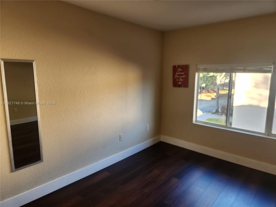 En Venta: $879,000 (4 camas, 3 baños, 2312 Pies cuadrados)