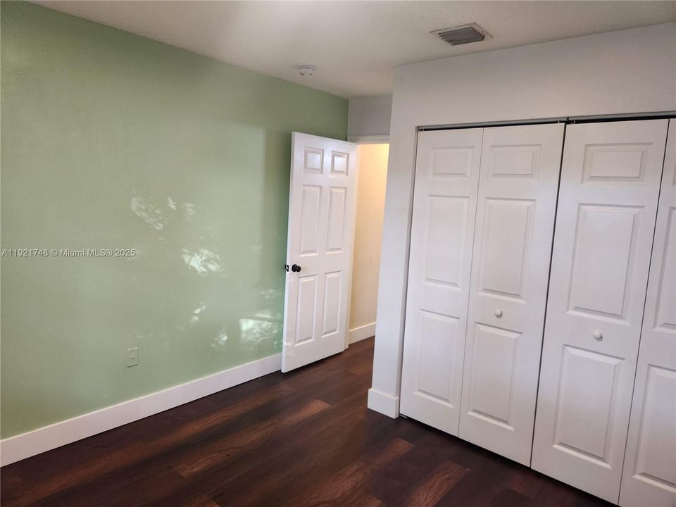 En Venta: $879,000 (4 camas, 3 baños, 2312 Pies cuadrados)