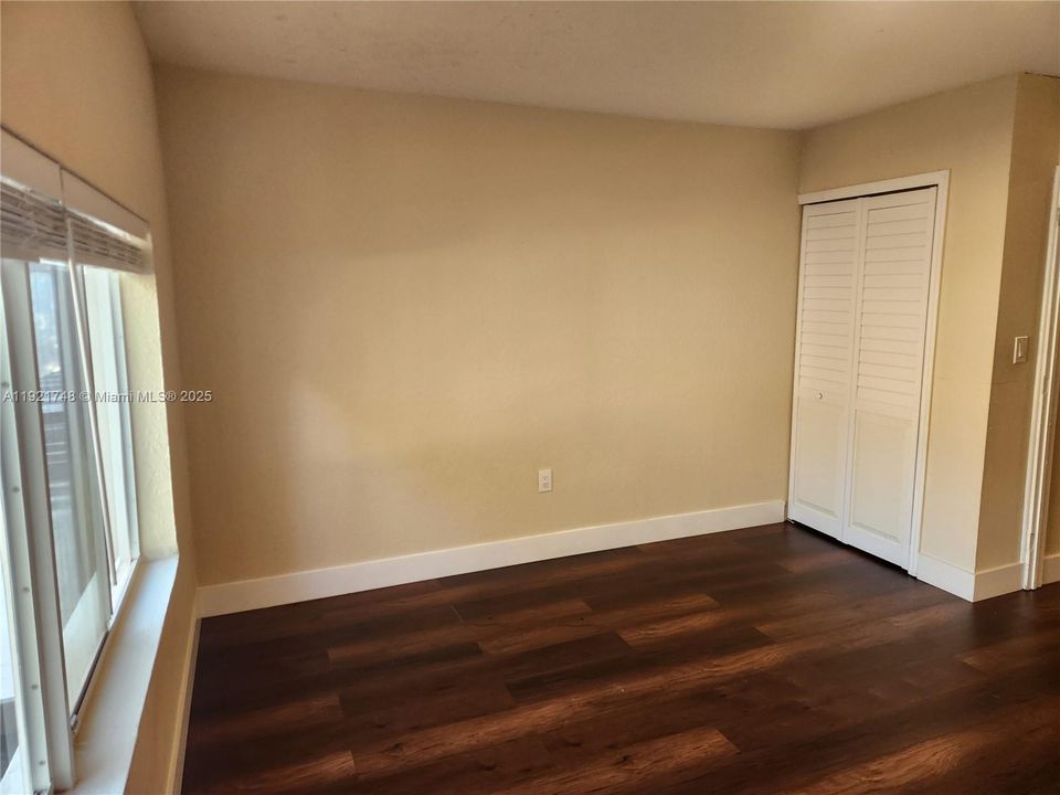 En Venta: $879,000 (4 camas, 3 baños, 2312 Pies cuadrados)