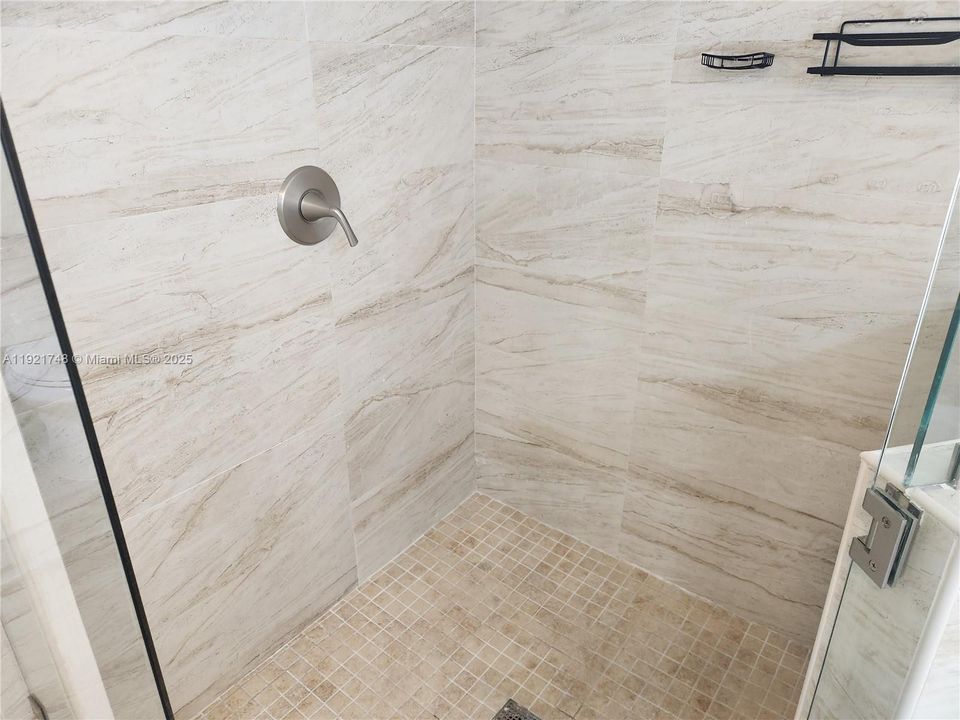 En Venta: $879,000 (4 camas, 3 baños, 2312 Pies cuadrados)