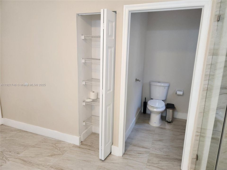 En Venta: $879,000 (4 camas, 3 baños, 2312 Pies cuadrados)