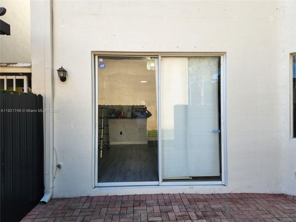 En Venta: $879,000 (4 camas, 3 baños, 2312 Pies cuadrados)