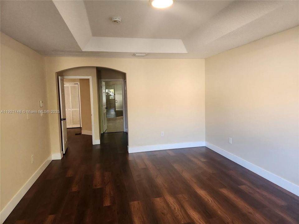 En Venta: $879,000 (4 camas, 3 baños, 2312 Pies cuadrados)