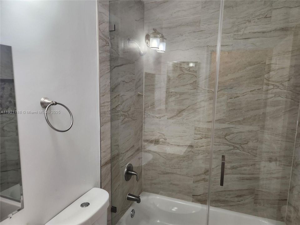 En Venta: $879,000 (4 camas, 3 baños, 2312 Pies cuadrados)