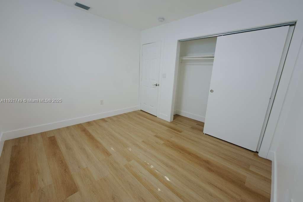 For Rent: $3,200 (3 beds, 2 baths, 1000 Square Feet)