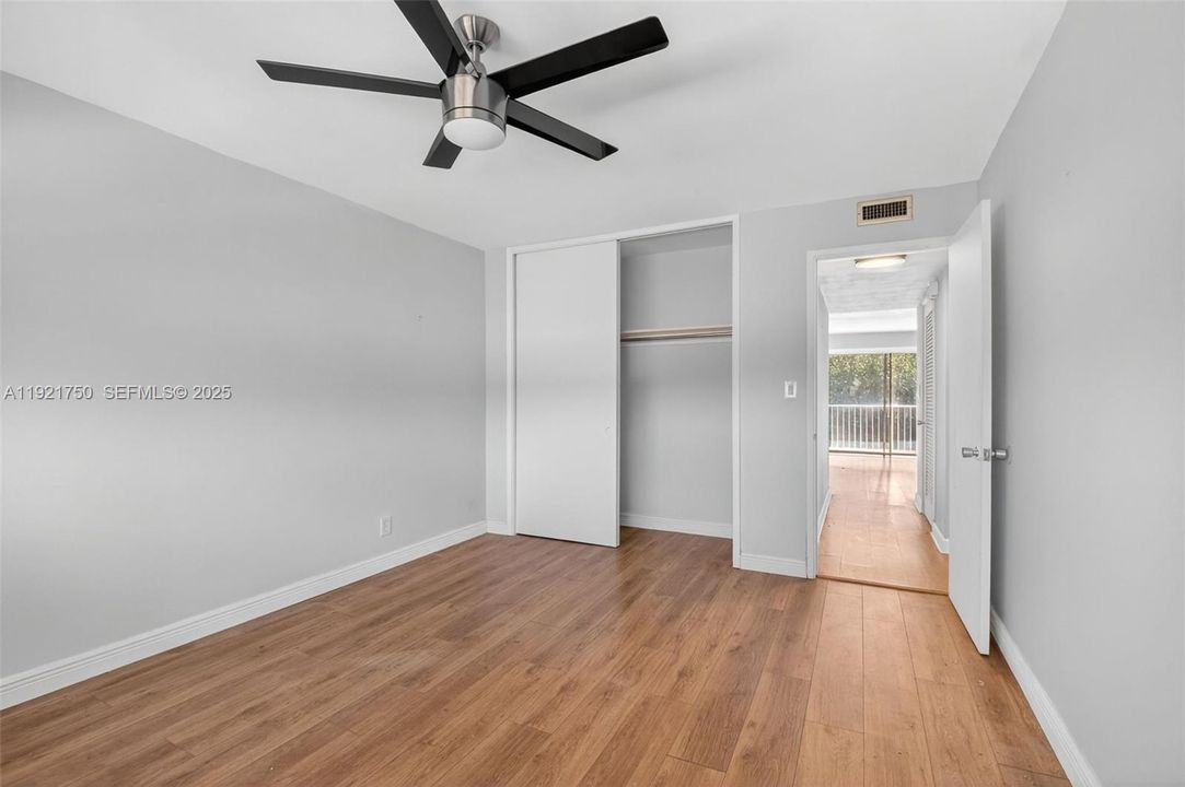 出租: $1,850 (2 贝兹, 1 浴室, 852 平方英尺)