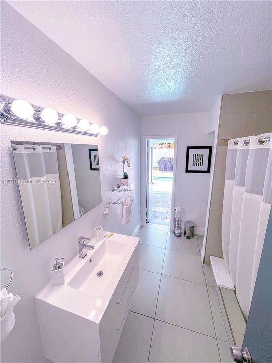 For Sale: $515,000 (3 beds, 2 baths, 1300 Square Feet)