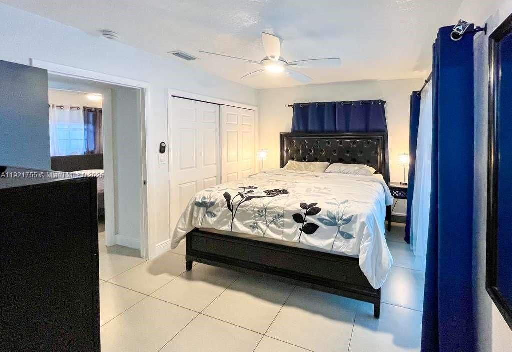 For Sale: $515,000 (3 beds, 2 baths, 1300 Square Feet)