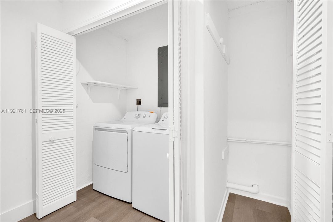 出租: $3,700 (3 贝兹, 3 浴室, 1514 平方英尺)