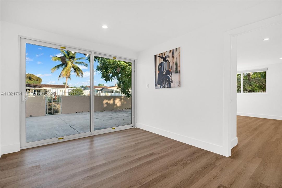 出租: $3,700 (3 贝兹, 3 浴室, 1514 平方英尺)