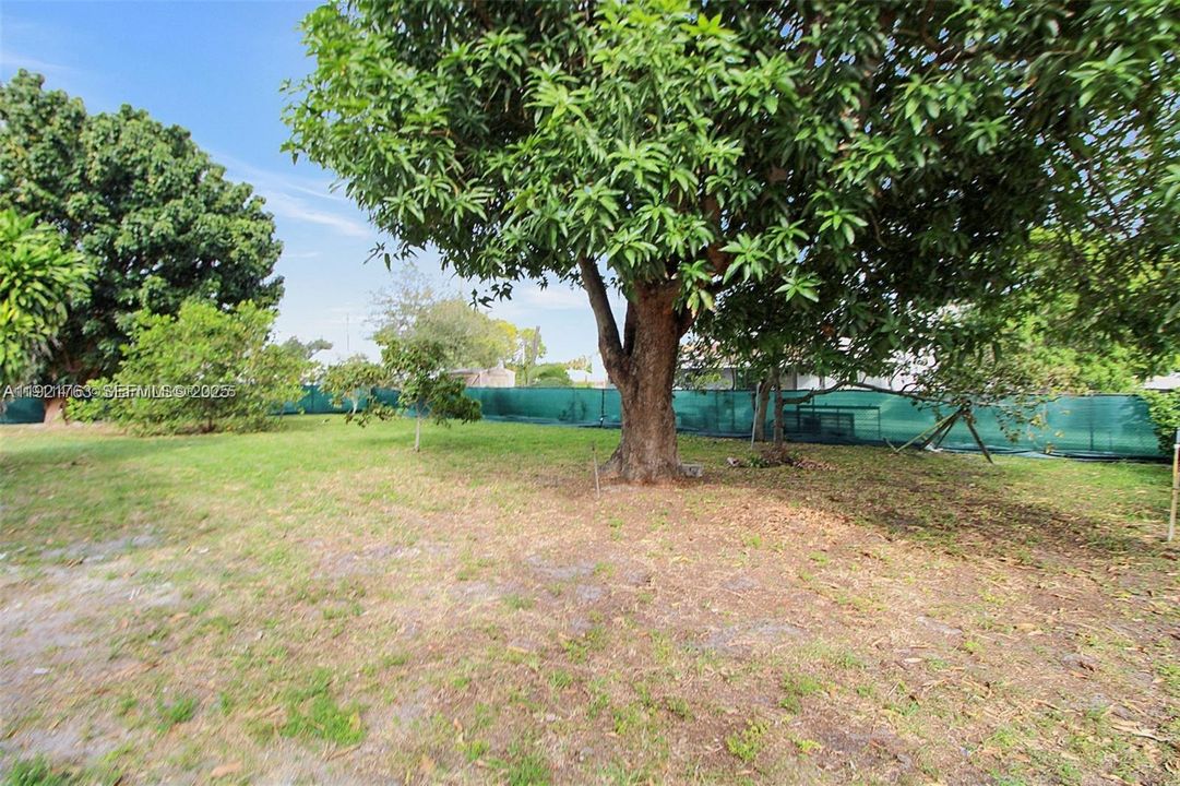 На продажу: $649,900 (3 спален, 2 ванн, 1110 Квадратных фут)