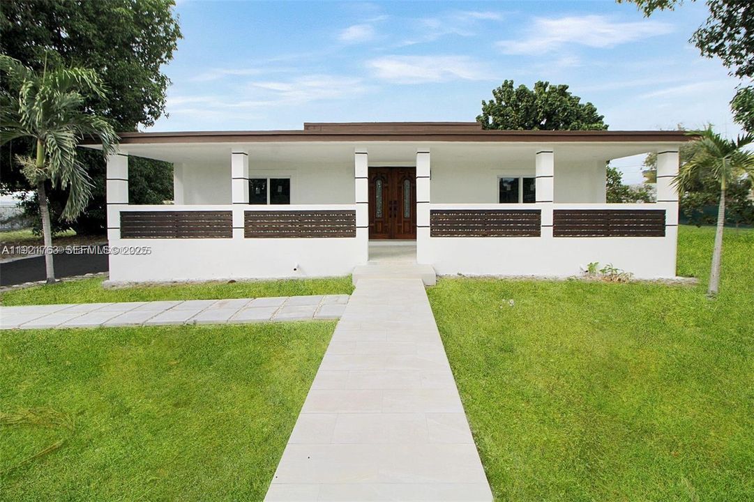 На продажу: $649,900 (3 спален, 2 ванн, 1110 Квадратных фут)